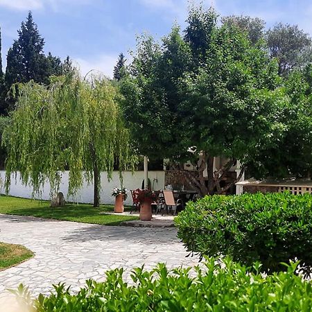 villa claire corfu Achílleion Esterno foto