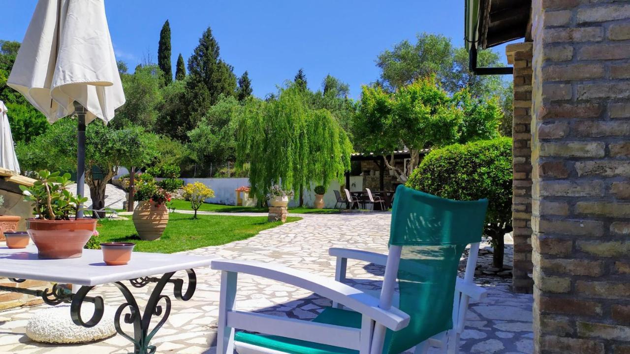 villa claire corfu Achílleion Esterno foto